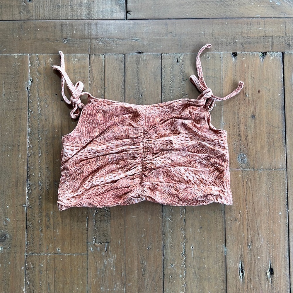 Kate Quinn bamboo ruched crop top